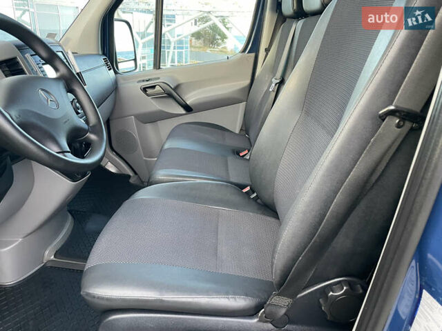 Синій Мерседес Sprinter, об'ємом двигуна 2.2 л та пробігом 215 тис. км за 27500 $, фото 33 на Automoto.ua