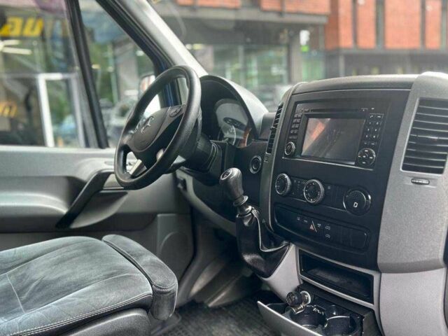 Синий Мерседес Sprinter, объемом двигателя 2.2 л и пробегом 172 тыс. км за 26500 $, фото 9 на Automoto.ua