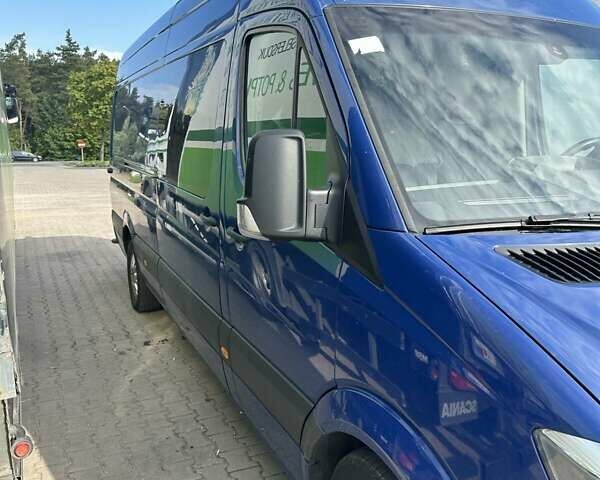 Синий Мерседес Sprinter, объемом двигателя 2.2 л и пробегом 449 тыс. км за 17900 $, фото 3 на Automoto.ua