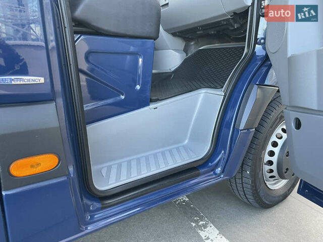 Синій Мерседес Sprinter, об'ємом двигуна 2.2 л та пробігом 215 тис. км за 27500 $, фото 48 на Automoto.ua