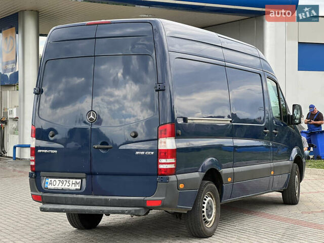 Синий Мерседес Sprinter, объемом двигателя 2.2 л и пробегом 540 тыс. км за 13500 $, фото 6 на Automoto.ua