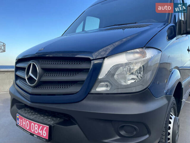 Синій Мерседес Sprinter, об'ємом двигуна 2.2 л та пробігом 215 тис. км за 27500 $, фото 2 на Automoto.ua