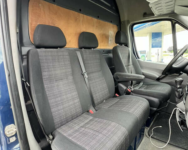 Синий Мерседес Sprinter, объемом двигателя 2.2 л и пробегом 540 тыс. км за 13500 $, фото 29 на Automoto.ua