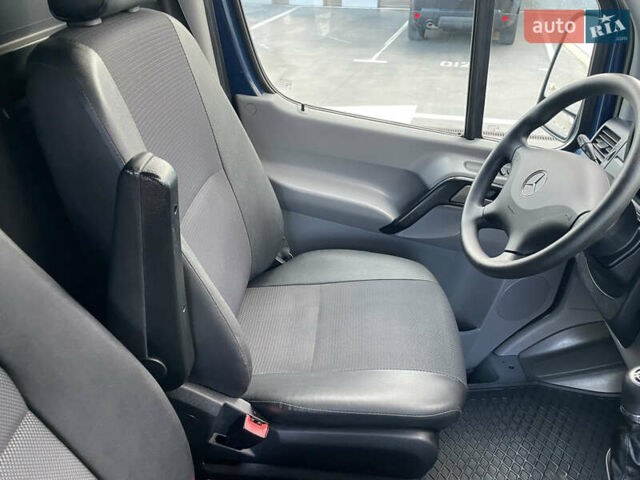 Синій Мерседес Sprinter, об'ємом двигуна 2.2 л та пробігом 215 тис. км за 27500 $, фото 44 на Automoto.ua
