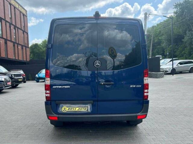 Синий Мерседес Sprinter, объемом двигателя 2.2 л и пробегом 172 тыс. км за 26500 $, фото 3 на Automoto.ua