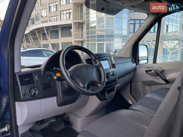 Синій Мерседес Sprinter, об'ємом двигуна 2.2 л та пробігом 215 тис. км за 27500 $, фото 42 на Automoto.ua