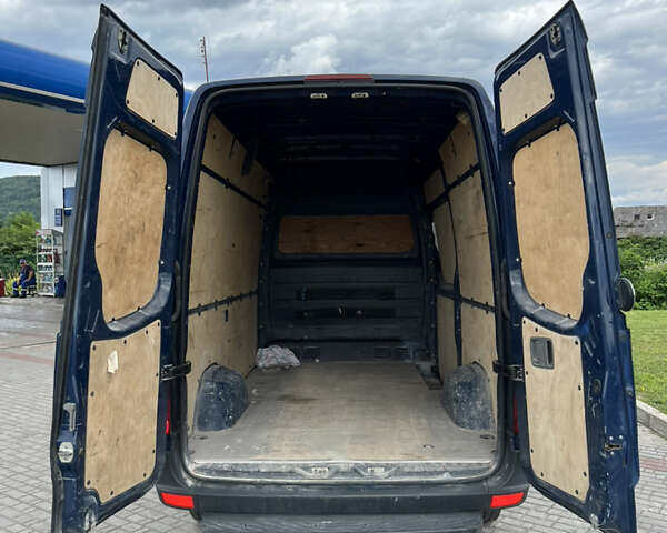 Синий Мерседес Sprinter, объемом двигателя 2.2 л и пробегом 540 тыс. км за 13500 $, фото 37 на Automoto.ua