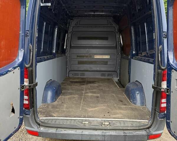 Синий Мерседес Sprinter, объемом двигателя 2.2 л и пробегом 264 тыс. км за 15900 $, фото 4 на Automoto.ua