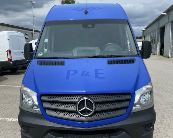 Синий Мерседес Sprinter, объемом двигателя 2.2 л и пробегом 109 тыс. км за 33900 $, фото 2 на Automoto.ua