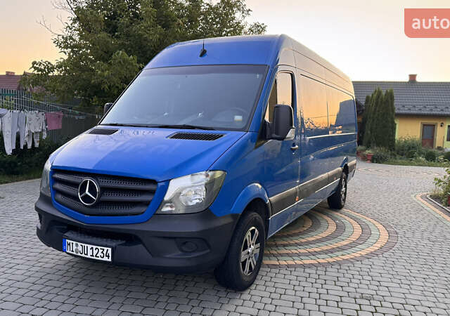 Синій Мерседес Sprinter, об'ємом двигуна 2.2 л та пробігом 280 тис. км за 18799 $, фото 2 на Automoto.ua