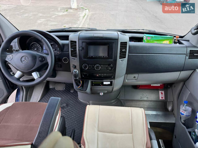 Синий Мерседес Sprinter, объемом двигателя 2.99 л и пробегом 388 тыс. км за 55000 $, фото 19 на Automoto.ua