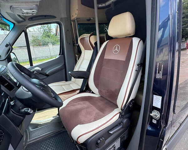 Синий Мерседес Sprinter, объемом двигателя 2.99 л и пробегом 388 тыс. км за 55000 $, фото 18 на Automoto.ua