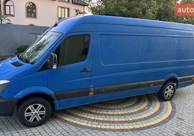 Синій Мерседес Sprinter, об'ємом двигуна 2.2 л та пробігом 280 тис. км за 18799 $, фото 3 на Automoto.ua