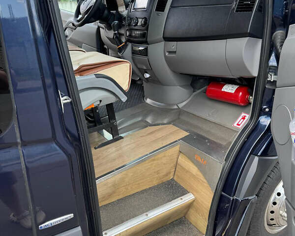 Синий Мерседес Sprinter, объемом двигателя 2.99 л и пробегом 388 тыс. км за 55000 $, фото 20 на Automoto.ua