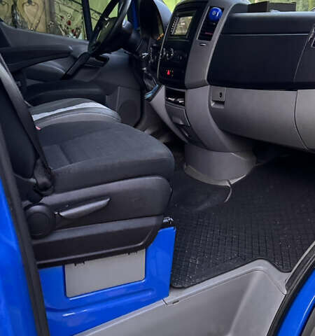 Синій Мерседес Sprinter, об'ємом двигуна 2.2 л та пробігом 280 тис. км за 18799 $, фото 41 на Automoto.ua