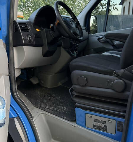 Синій Мерседес Sprinter, об'ємом двигуна 2.2 л та пробігом 280 тис. км за 18799 $, фото 32 на Automoto.ua