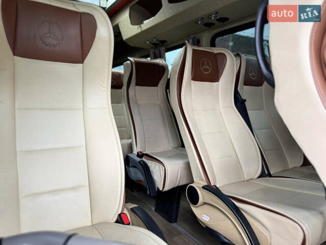 Синий Мерседес Sprinter, объемом двигателя 2.99 л и пробегом 388 тыс. км за 55000 $, фото 15 на Automoto.ua