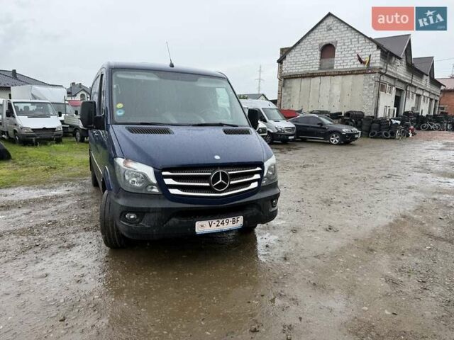 Синий Мерседес Sprinter, объемом двигателя 2.2 л и пробегом 290 тыс. км за 17990 $, фото 11 на Automoto.ua