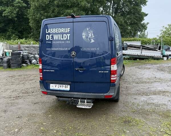 Синий Мерседес Sprinter, объемом двигателя 2.2 л и пробегом 290 тыс. км за 17990 $, фото 14 на Automoto.ua