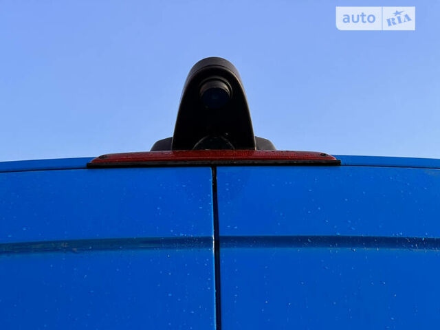 Синий Мерседес Sprinter, объемом двигателя 0 л и пробегом 296 тыс. км за 24900 $, фото 37 на Automoto.ua