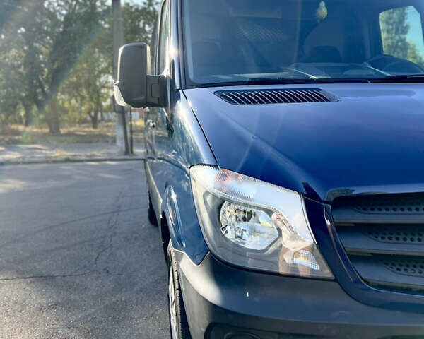 Синий Мерседес Sprinter, объемом двигателя 2.14 л и пробегом 224 тыс. км за 21900 $, фото 3 на Automoto.ua