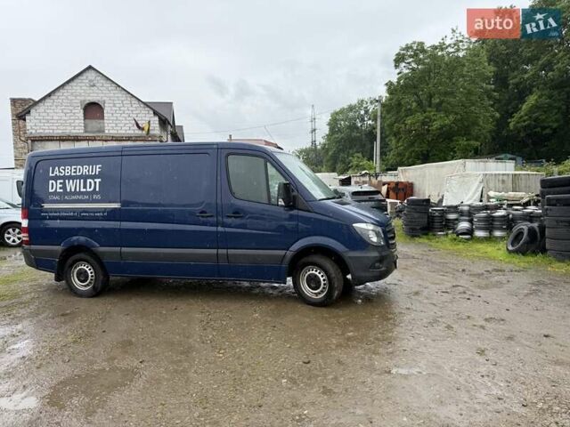 Синий Мерседес Sprinter, объемом двигателя 2.2 л и пробегом 290 тыс. км за 17990 $, фото 12 на Automoto.ua