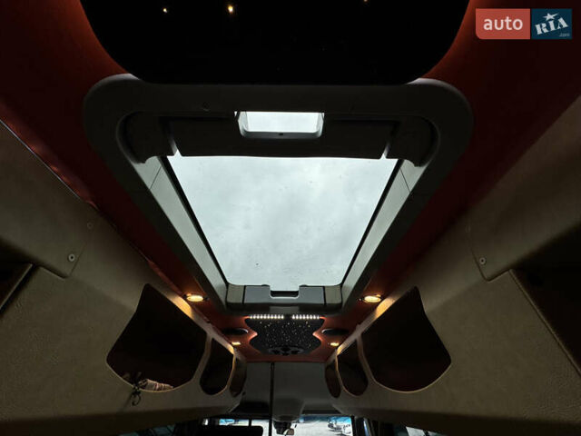 Синий Мерседес Sprinter, объемом двигателя 2.99 л и пробегом 388 тыс. км за 55000 $, фото 29 на Automoto.ua