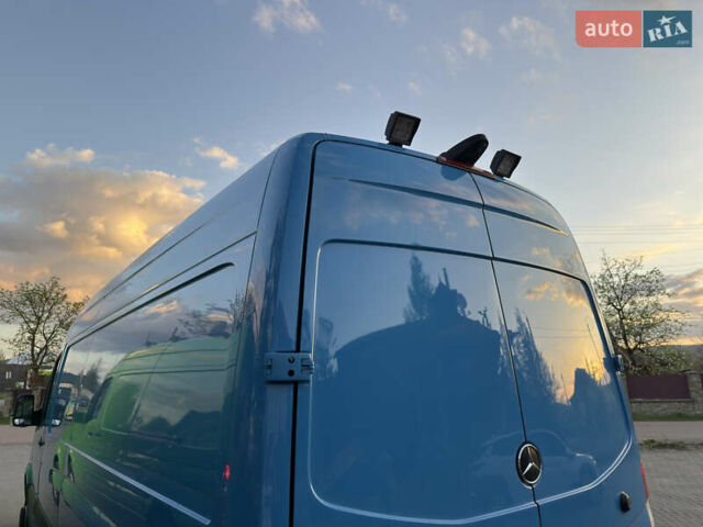 Синий Мерседес Sprinter, объемом двигателя 3 л и пробегом 312 тыс. км за 31574 $, фото 10 на Automoto.ua
