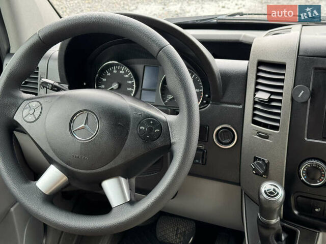 Синий Мерседес Sprinter, объемом двигателя 2.99 л и пробегом 388 тыс. км за 55000 $, фото 17 на Automoto.ua