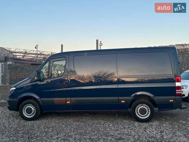 Синий Мерседес Sprinter, объемом двигателя 2.2 л и пробегом 228 тыс. км за 18500 $, фото 7 на Automoto.ua