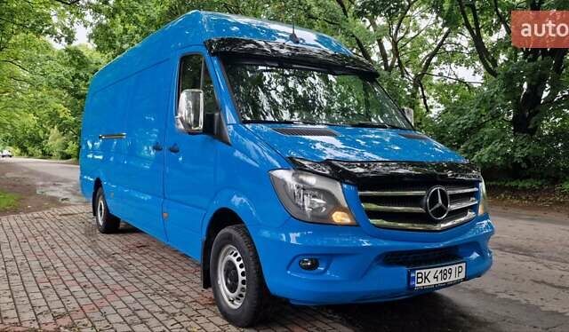 Синий Мерседес Sprinter, объемом двигателя 3 л и пробегом 281 тыс. км за 31800 $, фото 2 на Automoto.ua