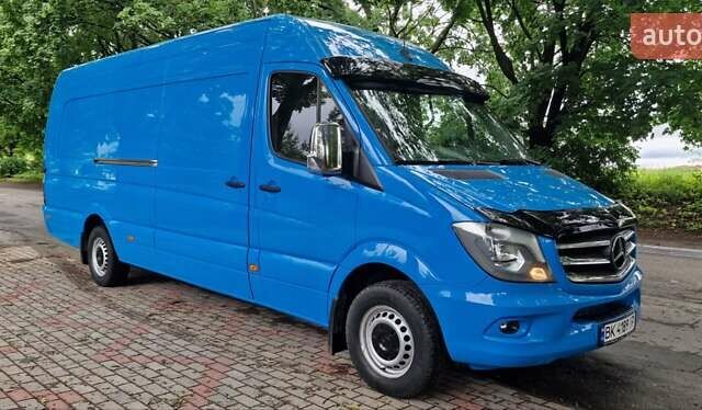 Синий Мерседес Sprinter, объемом двигателя 3 л и пробегом 281 тыс. км за 31800 $, фото 3 на Automoto.ua