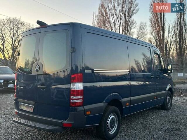 Синий Мерседес Sprinter, объемом двигателя 2.2 л и пробегом 228 тыс. км за 18500 $, фото 4 на Automoto.ua