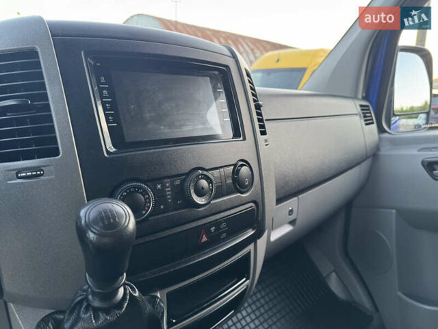 Синий Мерседес Sprinter, объемом двигателя 2.2 л и пробегом 297 тыс. км за 21900 $, фото 18 на Automoto.ua