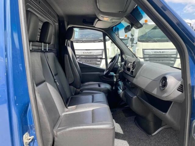 Синий Мерседес Sprinter, объемом двигателя 2.2 л и пробегом 40 тыс. км за 21900 $, фото 9 на Automoto.ua