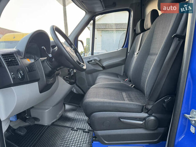 Синий Мерседес Sprinter, объемом двигателя 2.2 л и пробегом 297 тыс. км за 21900 $, фото 13 на Automoto.ua
