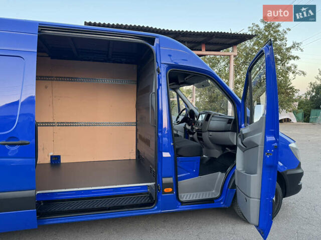 Синий Мерседес Sprinter, объемом двигателя 2.2 л и пробегом 297 тыс. км за 21900 $, фото 22 на Automoto.ua