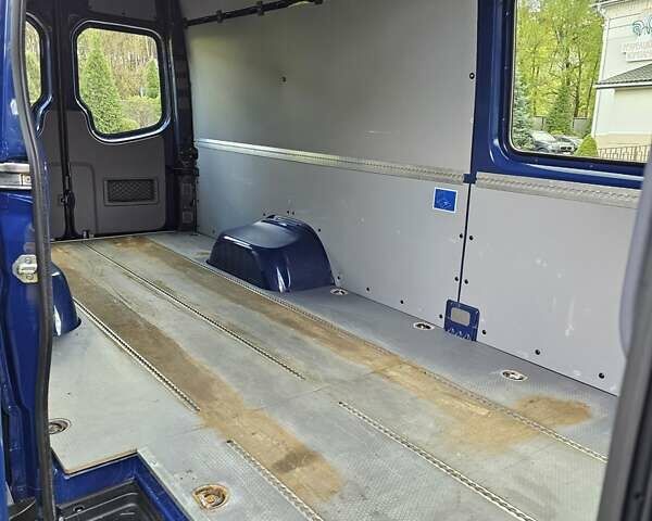 Синий Мерседес Sprinter, объемом двигателя 0 л и пробегом 263 тыс. км за 29900 $, фото 38 на Automoto.ua