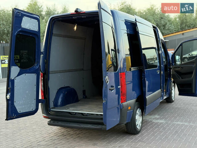 Синий Мерседес Sprinter, объемом двигателя 2.2 л и пробегом 271 тыс. км за 25999 $, фото 54 на Automoto.ua