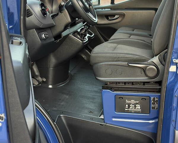 Синий Мерседес Sprinter, объемом двигателя 2.2 л и пробегом 271 тыс. км за 25999 $, фото 24 на Automoto.ua