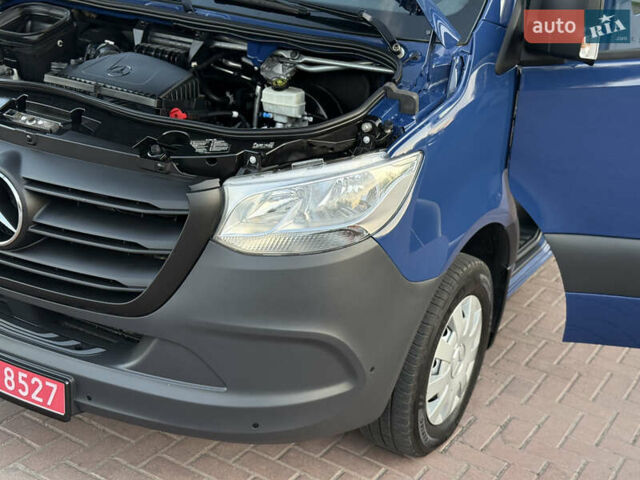 Синий Мерседес Sprinter, объемом двигателя 2.2 л и пробегом 271 тыс. км за 25999 $, фото 49 на Automoto.ua