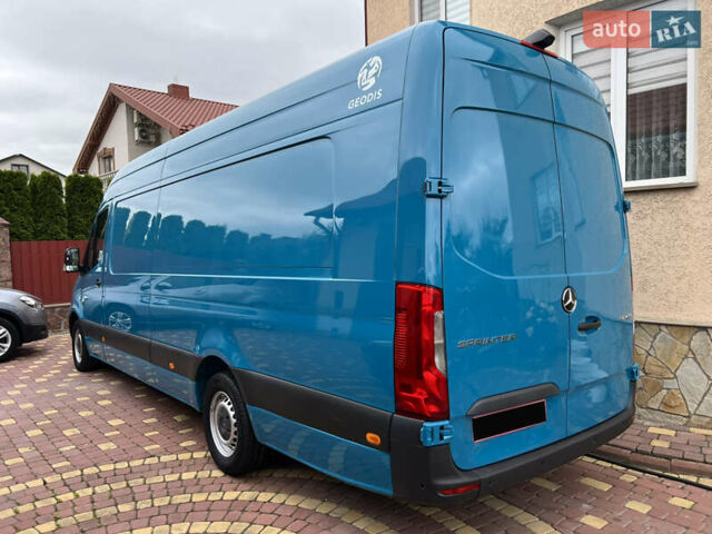 Синий Мерседес Sprinter, объемом двигателя 2.2 л и пробегом 288 тыс. км за 32000 $, фото 14 на Automoto.ua
