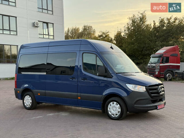 Синий Мерседес Sprinter, объемом двигателя 2.2 л и пробегом 271 тыс. км за 25999 $, фото 2 на Automoto.ua