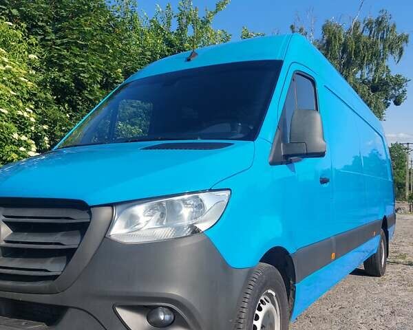 Синий Мерседес Sprinter, объемом двигателя 2.99 л и пробегом 275 тыс. км за 35468 $, фото 11 на Automoto.ua