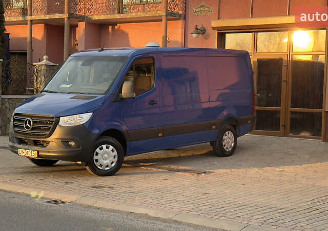 Синий Мерседес Sprinter, объемом двигателя 2.2 л и пробегом 252 тыс. км за 26474 $, фото 9 на Automoto.ua
