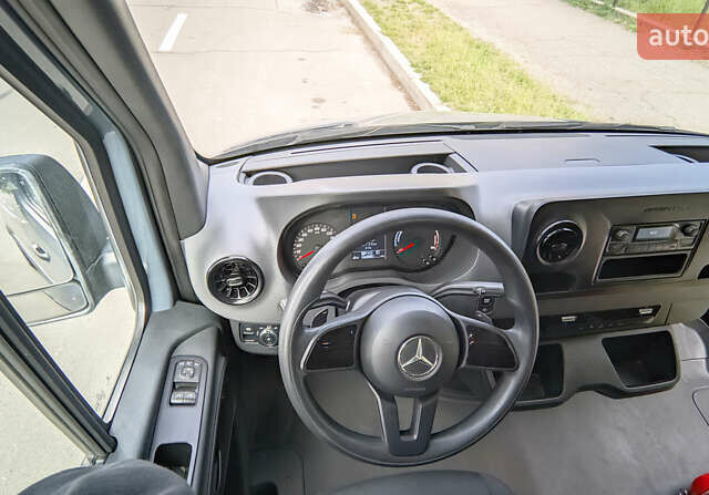 Синий Мерседес Sprinter, объемом двигателя 0 л и пробегом 33 тыс. км за 22268 $, фото 6 на Automoto.ua