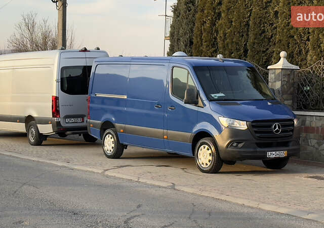 Синий Мерседес Sprinter, объемом двигателя 2.2 л и пробегом 252 тыс. км за 26474 $, фото 11 на Automoto.ua