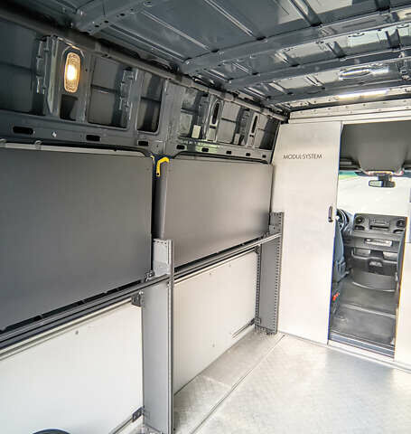 Синий Мерседес Sprinter, объемом двигателя 0 л и пробегом 33 тыс. км за 22268 $, фото 12 на Automoto.ua