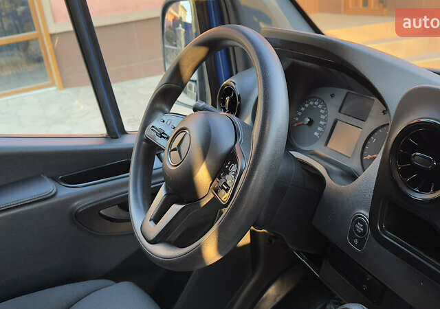 Синий Мерседес Sprinter, объемом двигателя 2.2 л и пробегом 252 тыс. км за 26800 $, фото 86 на Automoto.ua