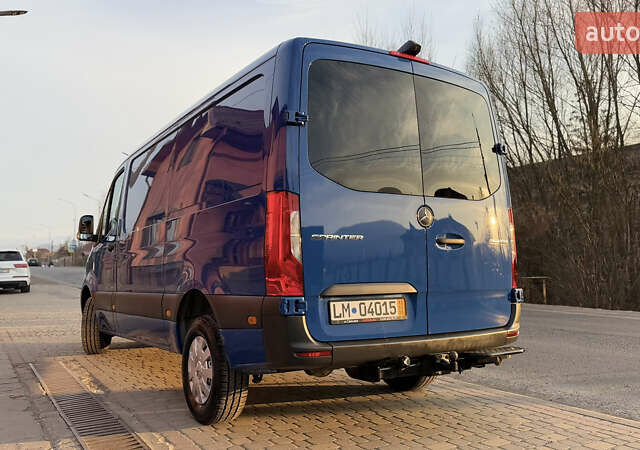 Синий Мерседес Sprinter, объемом двигателя 2.2 л и пробегом 252 тыс. км за 26800 $, фото 19 на Automoto.ua